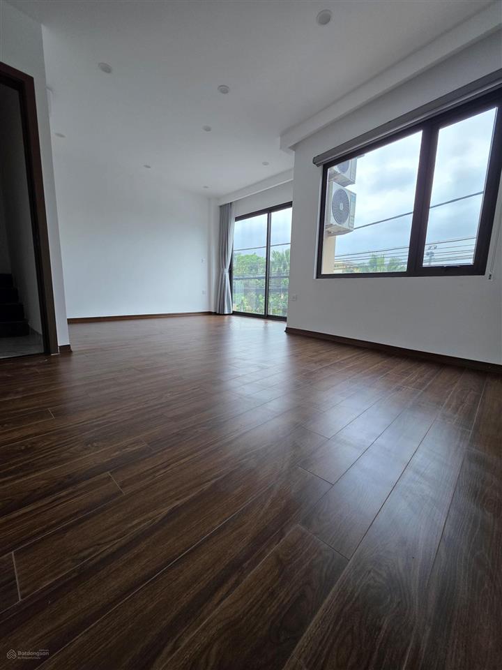 Tôi cần bán căn nhà mặt phố gia quất,long biên,hà nội, 32,2m,vỉa hè,ô tô tránh,kinh doanh,13,5 tỷ