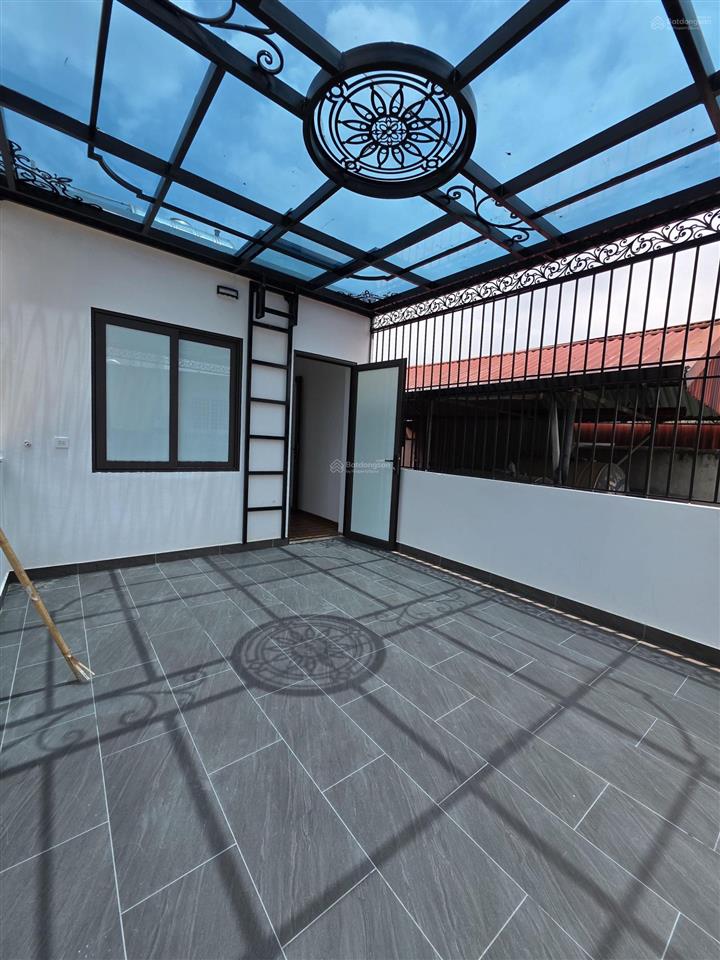 Tôi cần bán căn nhà 5 tầng phố ngọc lâm long biên, ô tô tránh vỉa hè kinh doanh 30m2 5 tầng 12,9 tỷ