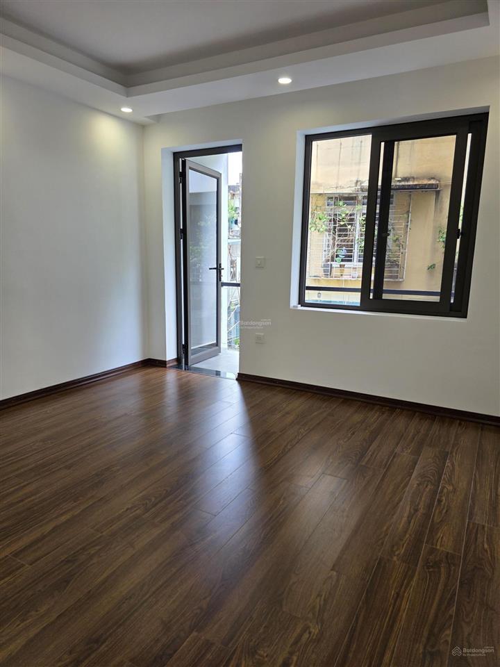 Tôi cần bán căn nhà 5 tầng phố ngọc lâm long biên, ô tô tránh vỉa hè kinh doanh 30m2 5 tầng 12,9 tỷ