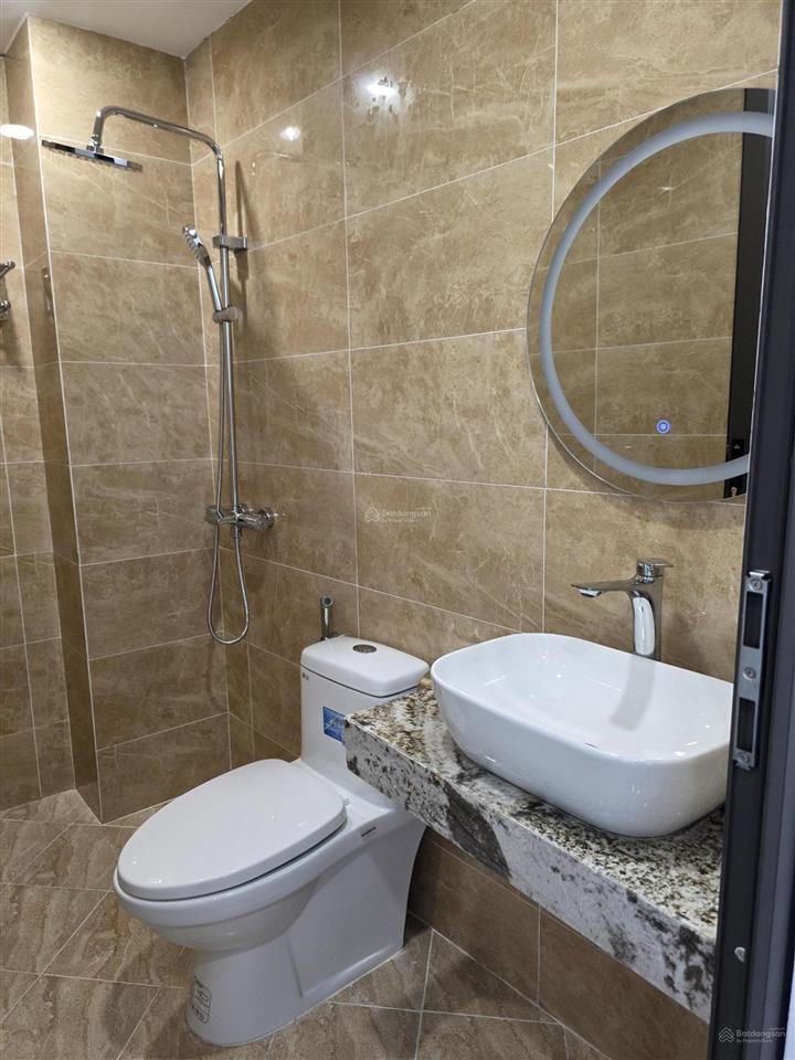 Tôi cần bán căn nhà 5 tầng phố ngọc lâm long biên, ô tô tránh vỉa hè kinh doanh 30m2 5 tầng 12,9 tỷ