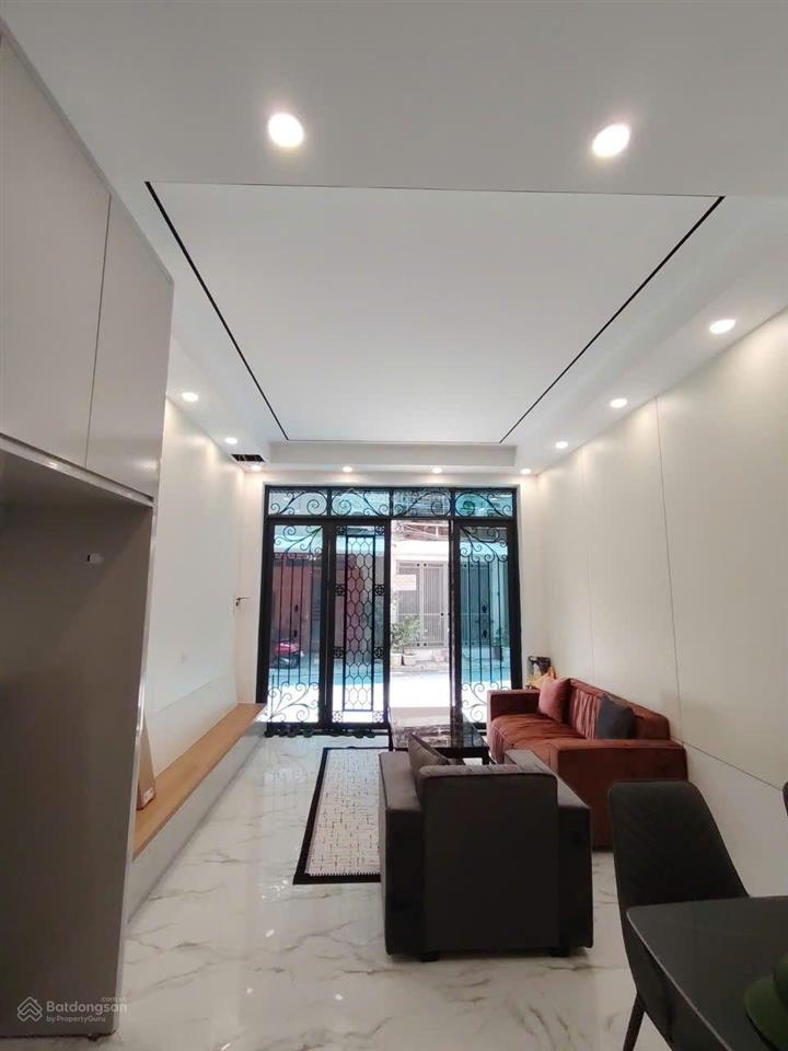 Tôi cần bán căn nhà 5 tầng phố ngọc lâm long biên, ô tô tránh vỉa hè kinh doanh 30m2 5 tầng 12,9 tỷ