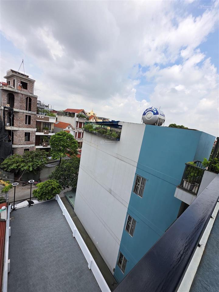 Tôi cần bán căn nhà mp đức giang, long biên, 107m2 5 tầng, kinh doanh, vỉa hè, ô tô tránh, 14,5 tỷ