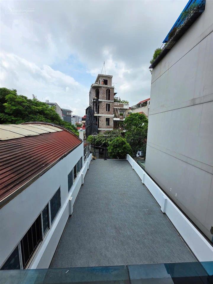 Tôi cần bán căn nhà mp đức giang, long biên, 107m2 5 tầng, kinh doanh, vỉa hè, ô tô tránh, 14,5 tỷ