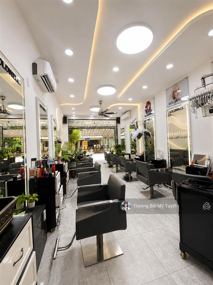 Mặt tiền kinh doanh 20m  đường tân hương  có lề rộng  sẵn hđ thuê  chỉ nhỉnh nhẹ 15 tỷ