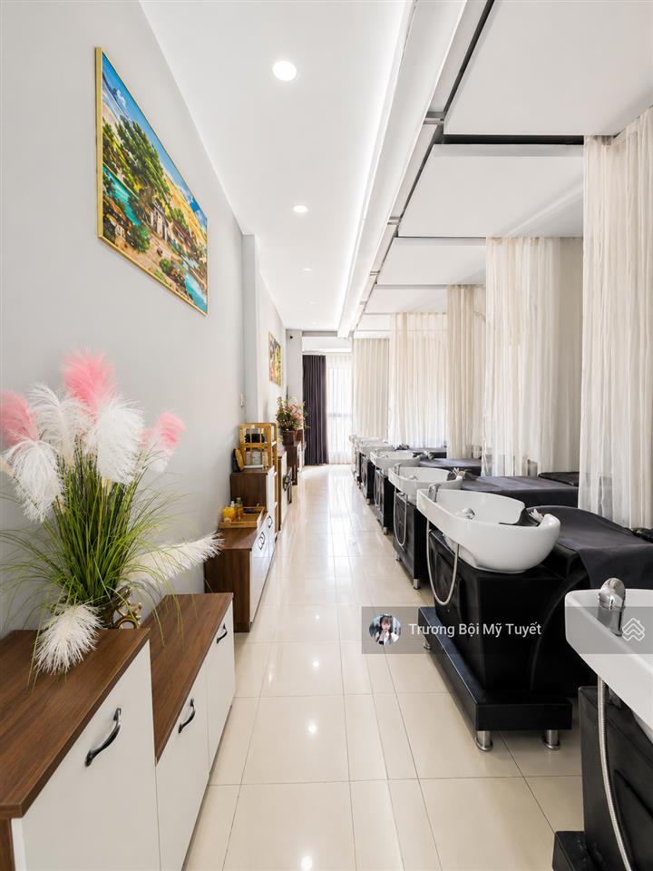 Mặt tiền kinh doanh 20m  đường tân hương  có lề rộng  sẵn hđ thuê  chỉ nhỉnh nhẹ 15 tỷ