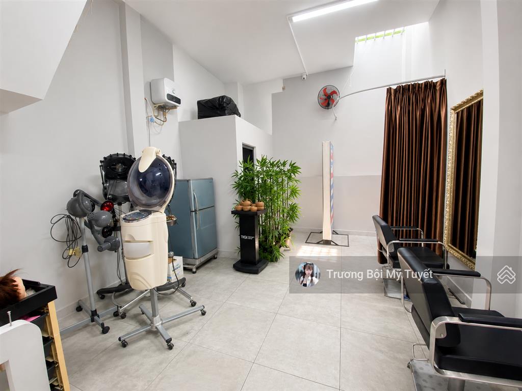 Mặt tiền kinh doanh 20m  đường tân hương  có lề rộng  sẵn hđ thuê  chỉ nhỉnh nhẹ 15 tỷ