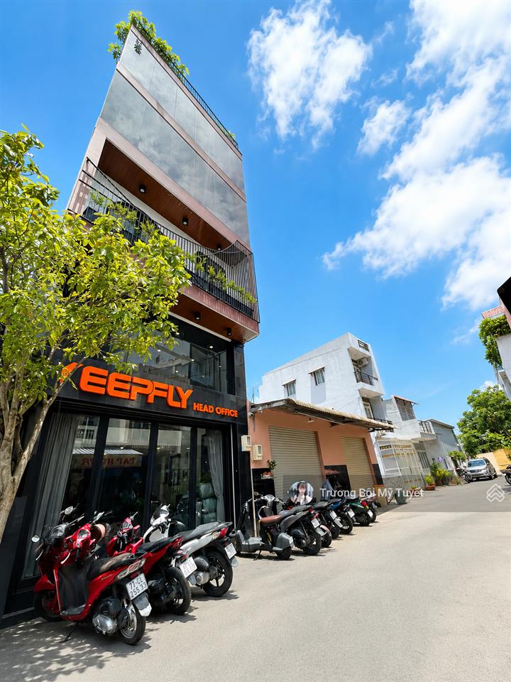 Đường nhựa 8m  đường hoà bình  gần đầm sen quận 11  bề ngang 6m  nhỉnh nhẹ 7 tỷ