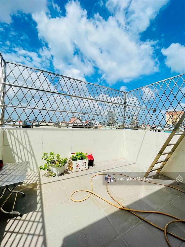 Sát mặt tiền  nhà 5 tầng  đường 8m  gần hoà bình  tô hiệu  tặng nội thất  chỉ hơn 7 tỷ