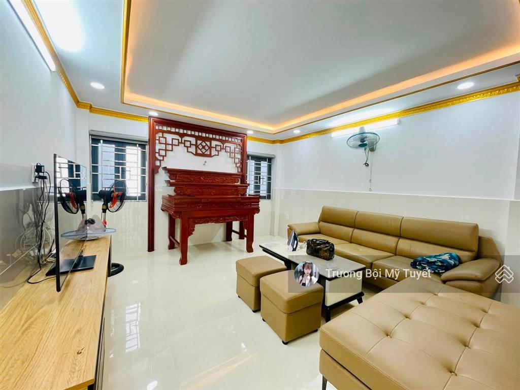 Sát mặt tiền  nhà 5 tầng  đường 8m  gần hoà bình  tô hiệu  tặng nội thất  chỉ hơn 7 tỷ