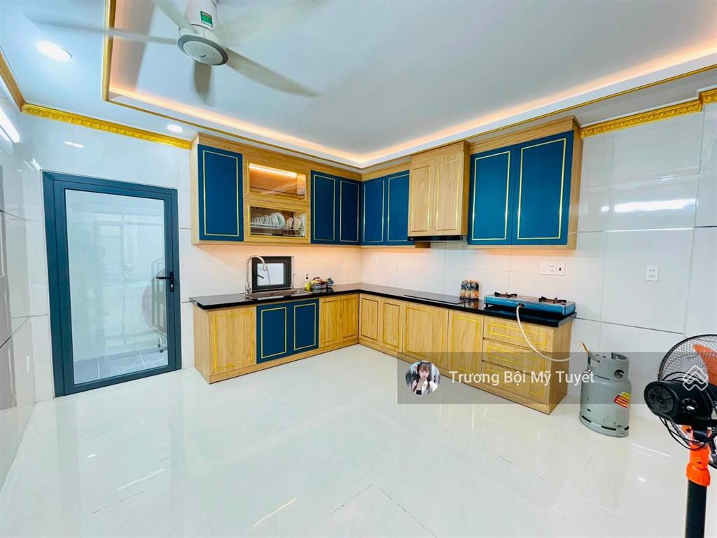 Sát mặt tiền  nhà 5 tầng  đường 8m  gần hoà bình  tô hiệu  tặng nội thất  chỉ hơn 7 tỷ