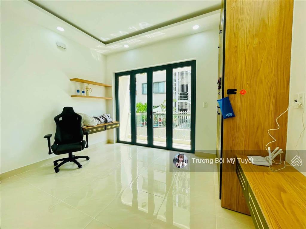 Sát mặt tiền  nhà 5 tầng  đường 8m  gần hoà bình  tô hiệu  tặng nội thất  chỉ hơn 7 tỷ
