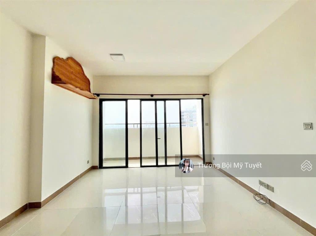 Cho thuê căn hộ 2pn  52m2  đường lạc long quân  gần đầm sen  quận 11  chỉ hơn 8 triệu/ tháng