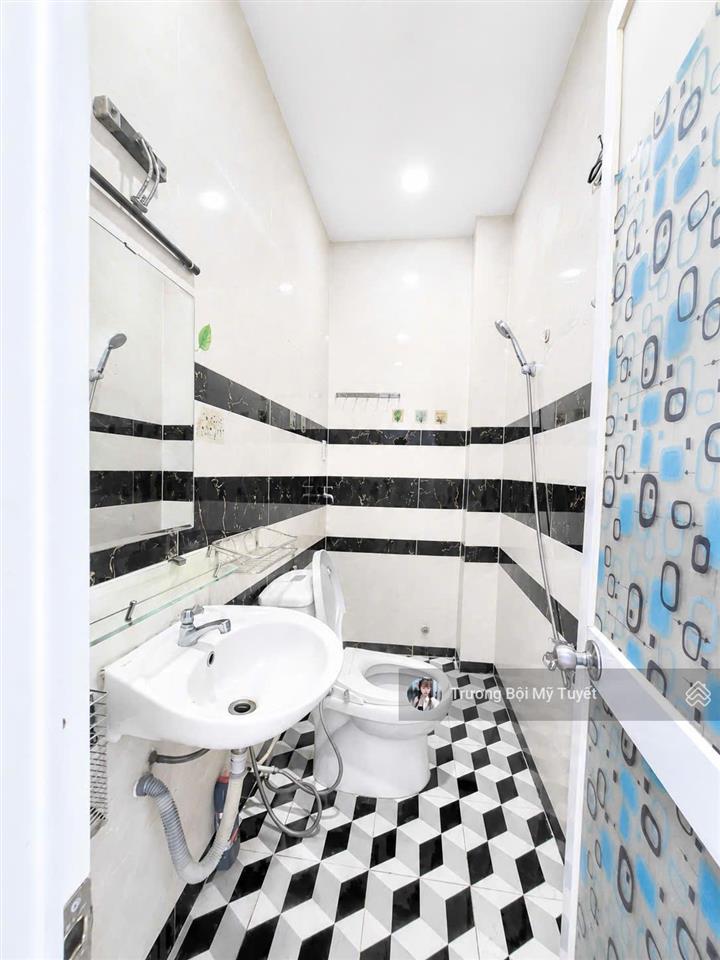 Đường kinh doanh  nhà 2 tầng  60m2 xây dựng  lạc long quân  đầm sen quận 11  chỉ hơn 4 tỷ
