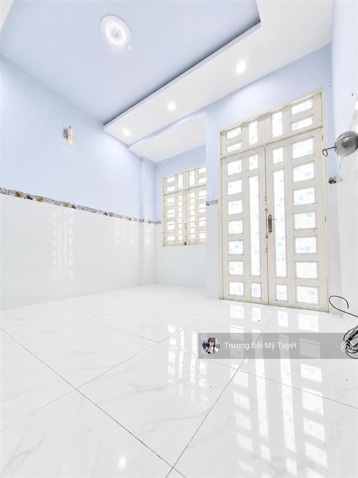 Đường kinh doanh  nhà 2 tầng  60m2 xây dựng  lạc long quân  đầm sen quận 11  chỉ hơn 4 tỷ