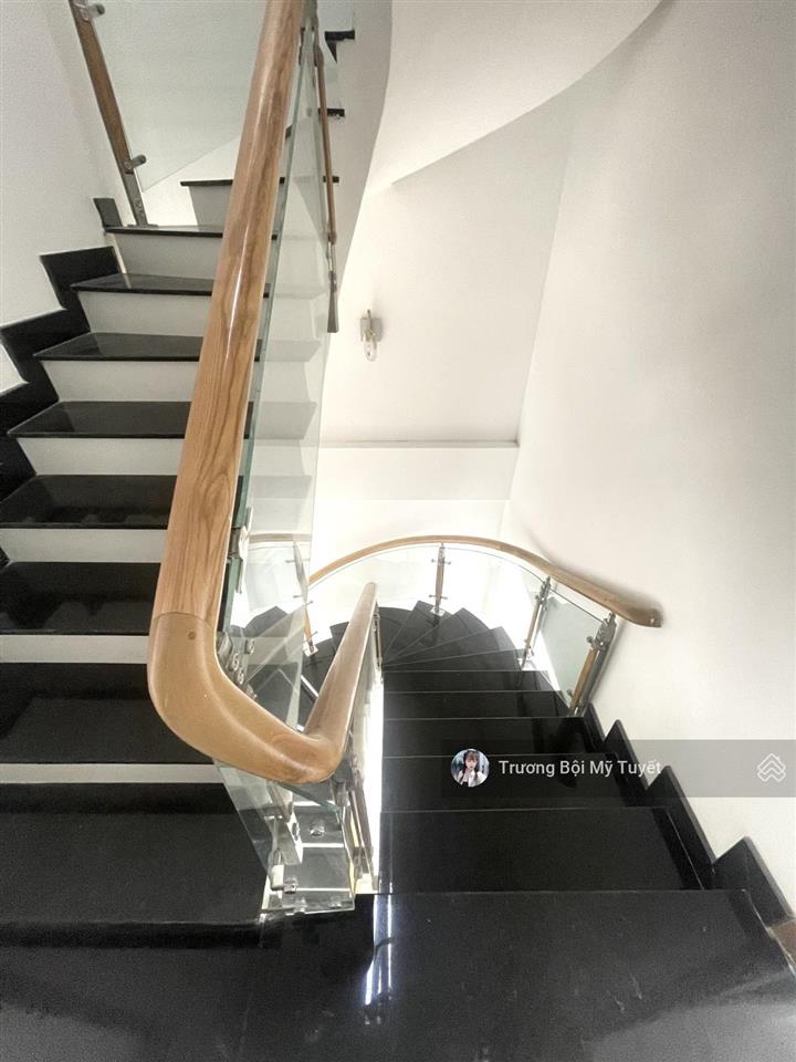 Đường nhựa 8m thông  nhà 4 tầng  hòa bình  đầm sen q11  68m2  chỉ hơn 9 tỷ