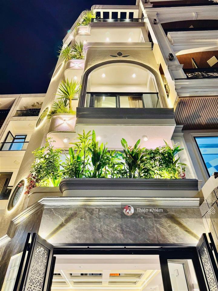 Nhà có thang máy kế bên ubnd đường nguyễn thái sơn  p.5  gò vấp  4.5m x 14m  5 lầu  10.9 tỷ