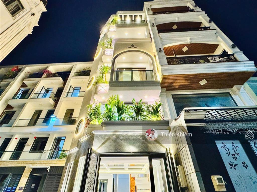 Nhà có thang máy kế bên ubnd đường nguyễn thái sơn  p.5  gò vấp  4.5m x 14m  5 lầu  10.9 tỷ