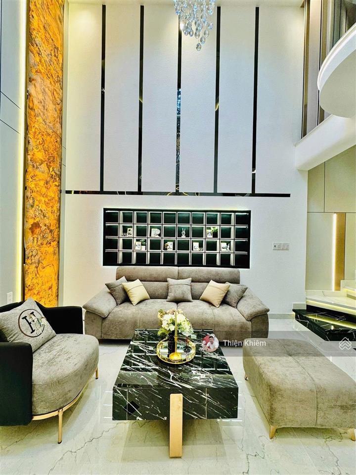 Nhà có thang máy kế bên ubnd đường nguyễn thái sơn  p.5  gò vấp  4.5m x 14m  5 lầu  10.9 tỷ