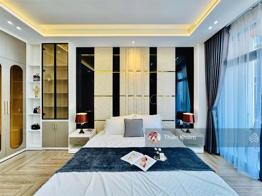 Nhà bán đối diện vincom phan văn trị  p.7  gv  4.25m x 13m  4 lầu mới