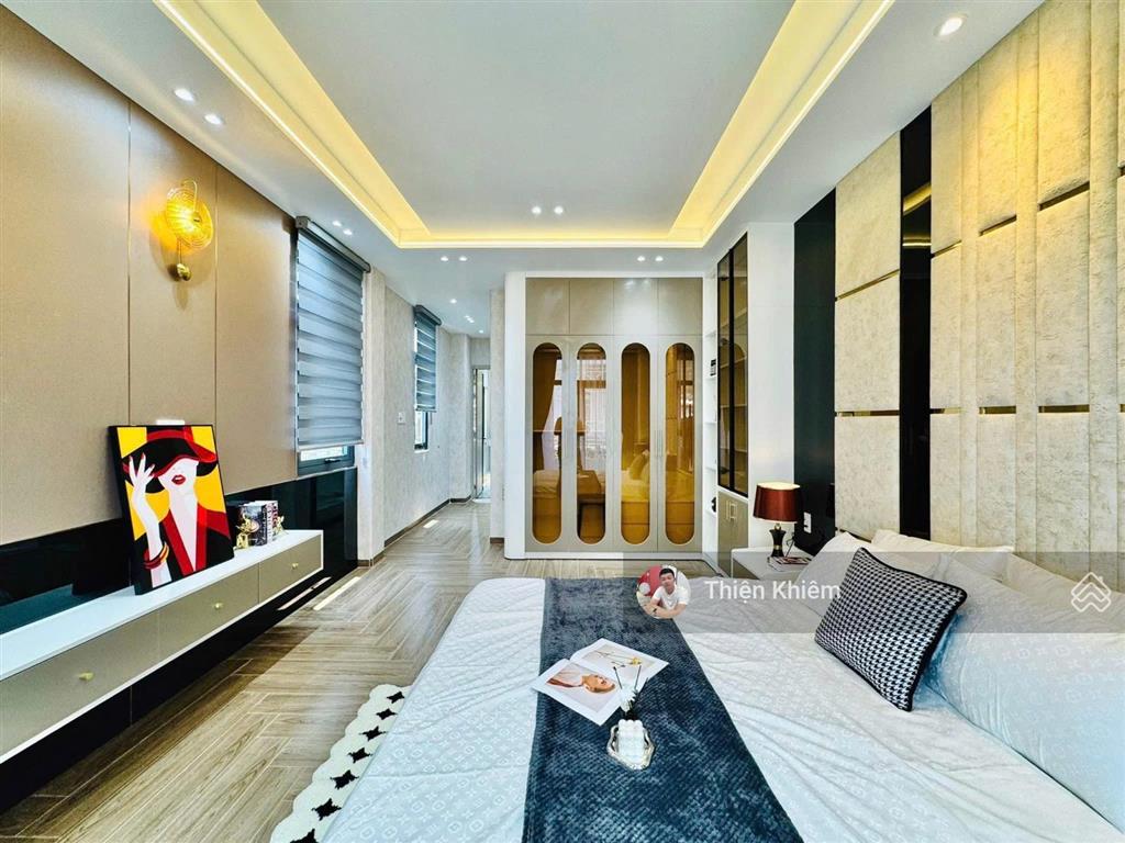 Nhà bán đối diện vincom phan văn trị  p.7  gv  4.25m x 13m  4 lầu mới