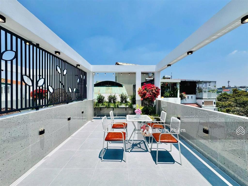Nhà bán đối diện vincom phan văn trị  p.7  gv  4.25m x 13m  4 lầu mới