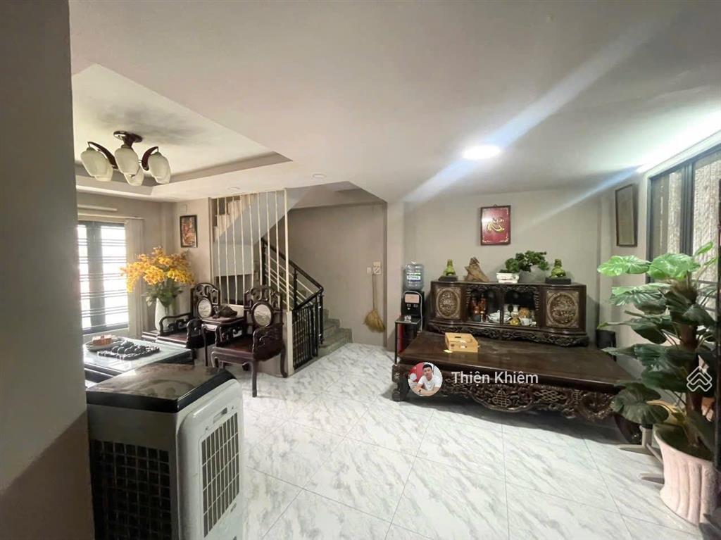 Nhà bán 8m x 8m đường oto dương quảng hàm  p.5  gò vấp  11 tỷ tl