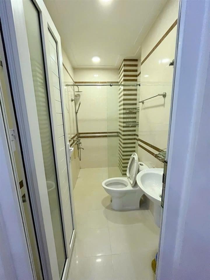 Nhà bán 4.4m x 14.5m  65m2 kế bến coopmart quang trung  p.11  gò vấp