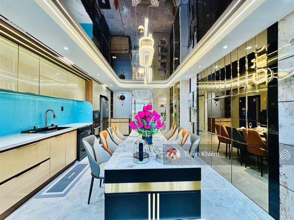 Nhà bán 1/ có thang máy đường lê đức thọ  p16  gò vấp  4m x 24m  5 lầu đường oto 6m