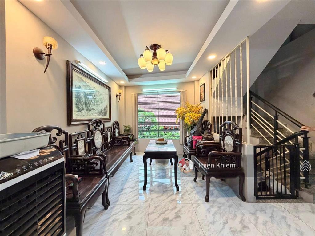 Nhà bán bề ngang 8m gần mặt tiền dương quảng hàm  p5  gò vấp