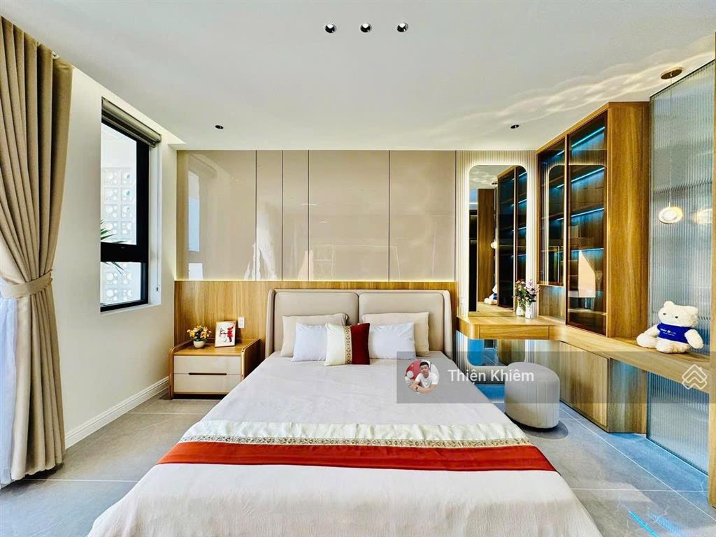 Nhà phố có thang máy 4.2m x 18.5m đường phạm văn chiêu  p.9  gò vấp  đường 6m oto vào nhà