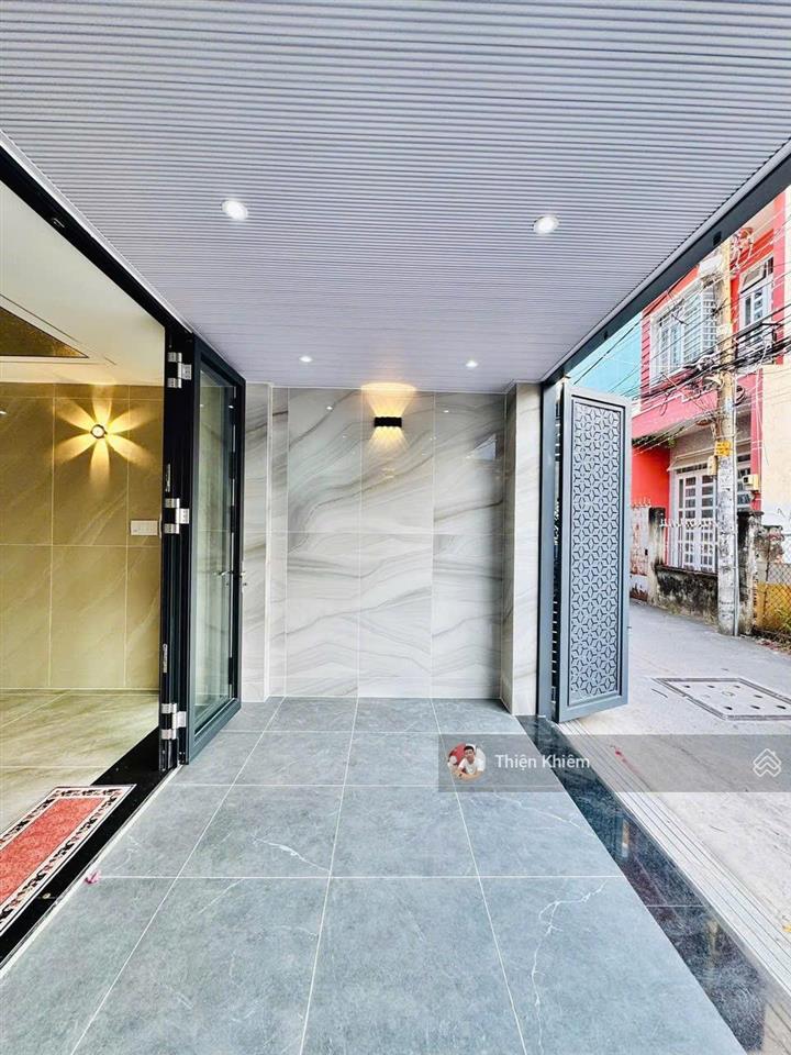Nhà phố có thang máy 4.2m x 18.5m đường phạm văn chiêu  p.9  gò vấp  đường 6m oto vào nhà
