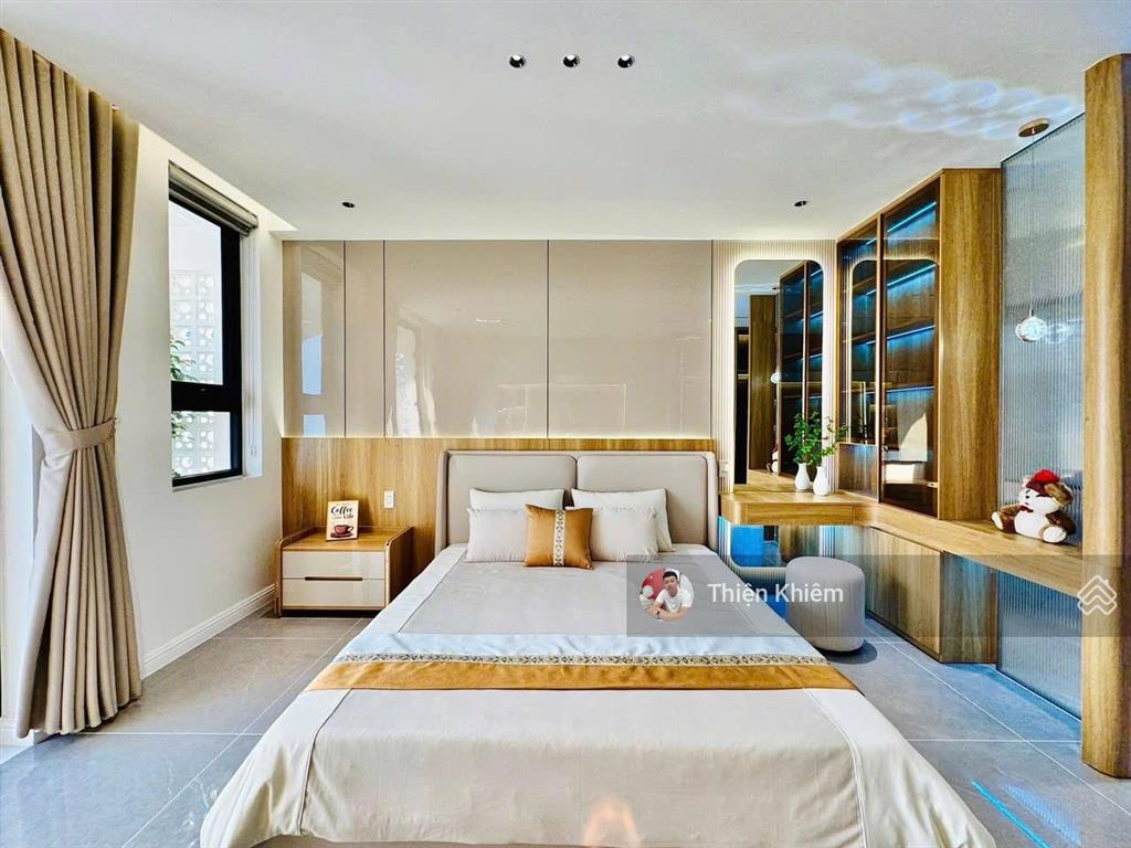 Nhà phố có thang máy 4.2m x 18.5m đường phạm văn chiêu  p.9  gò vấp  đường 6m oto vào nhà