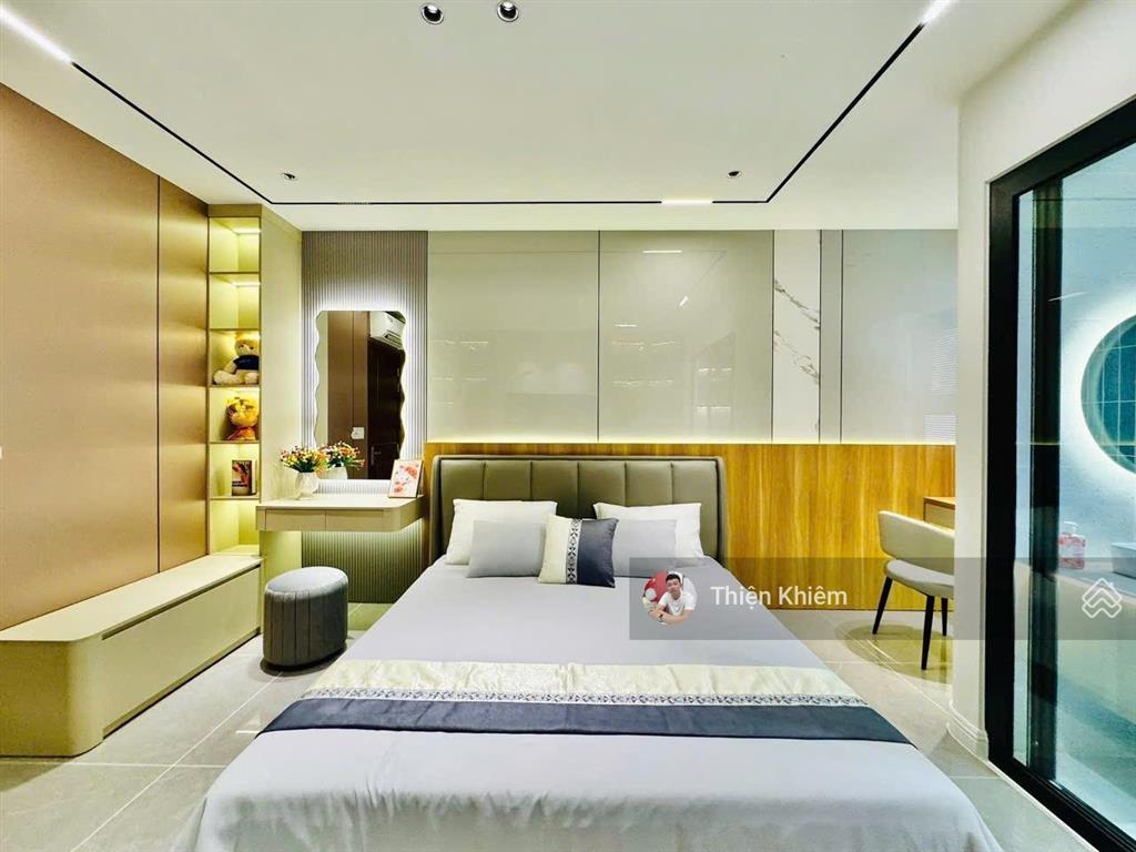 Nhà phố có thang máy 4.2m x 18.5m đường phạm văn chiêu  p.9  gò vấp  đường 6m oto vào nhà