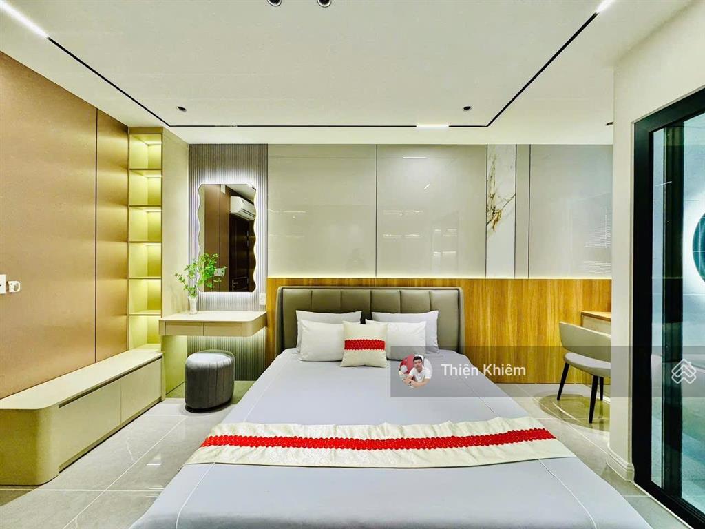Nhà phố có thang máy 4.2m x 18.5m đường phạm văn chiêu  p.9  gò vấp  đường 6m oto vào nhà
