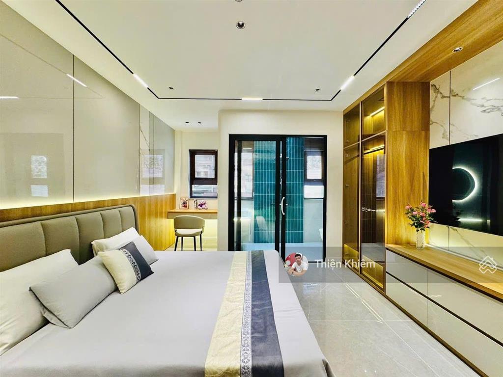 Nhà phố có thang máy 4.2m x 18.5m đường phạm văn chiêu  p.9  gò vấp  đường 6m oto vào nhà