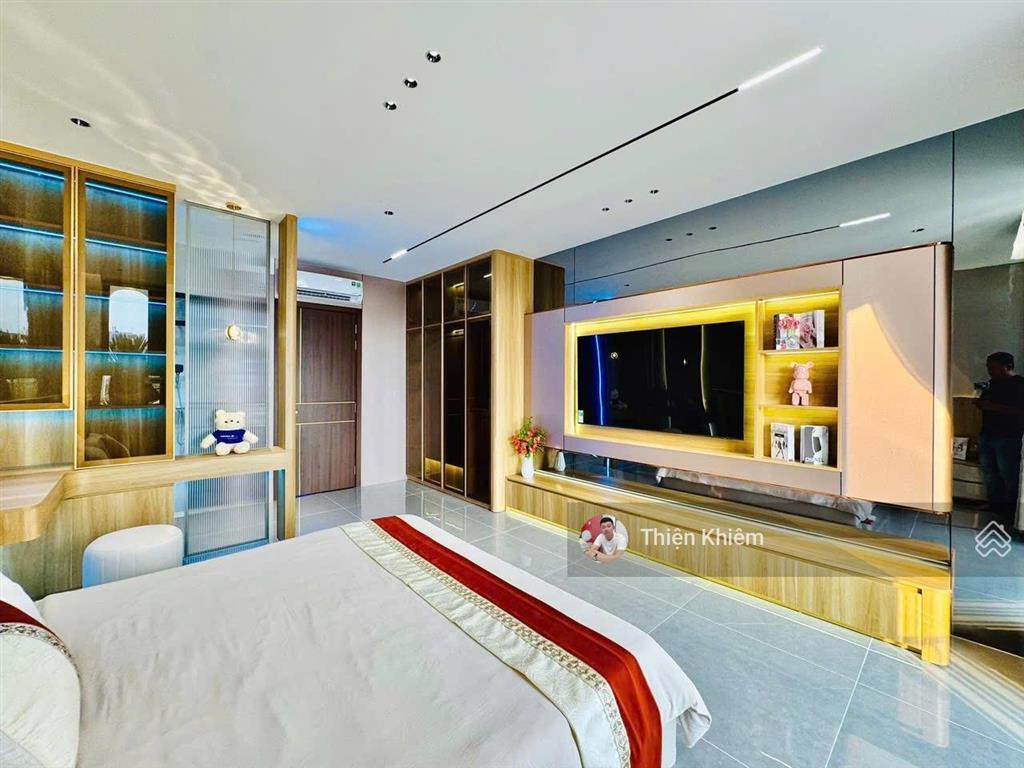Nhà phố có thang máy 4.2m x 18.5m đường phạm văn chiêu  p.9  gò vấp  đường 6m oto vào nhà