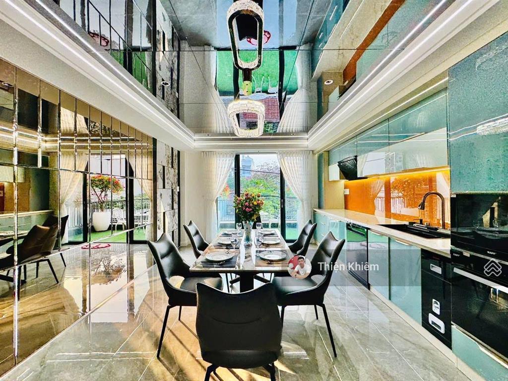 Nhà phố có thang máy 4.2m x 18.5m đường phạm văn chiêu  p.9  gò vấp  đường 6m oto vào nhà