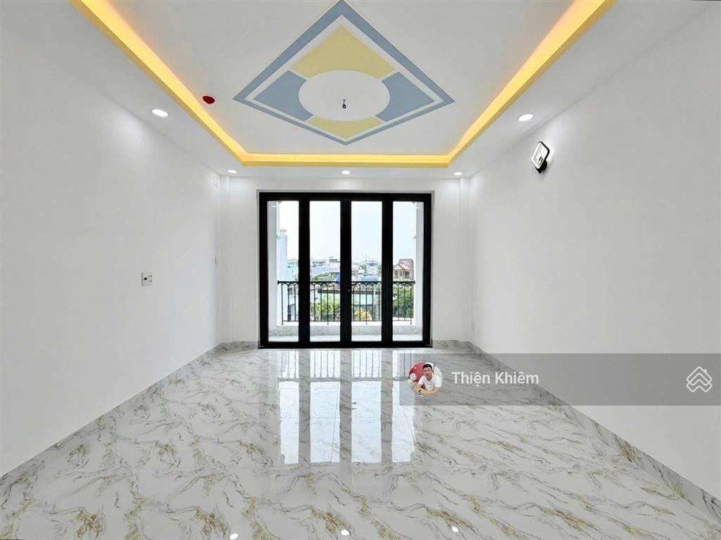 Nhà bán 4.2m x 16m có thang máy đối diện cityland dương quảng hàm  p5  gò vấp  6 lầu mới