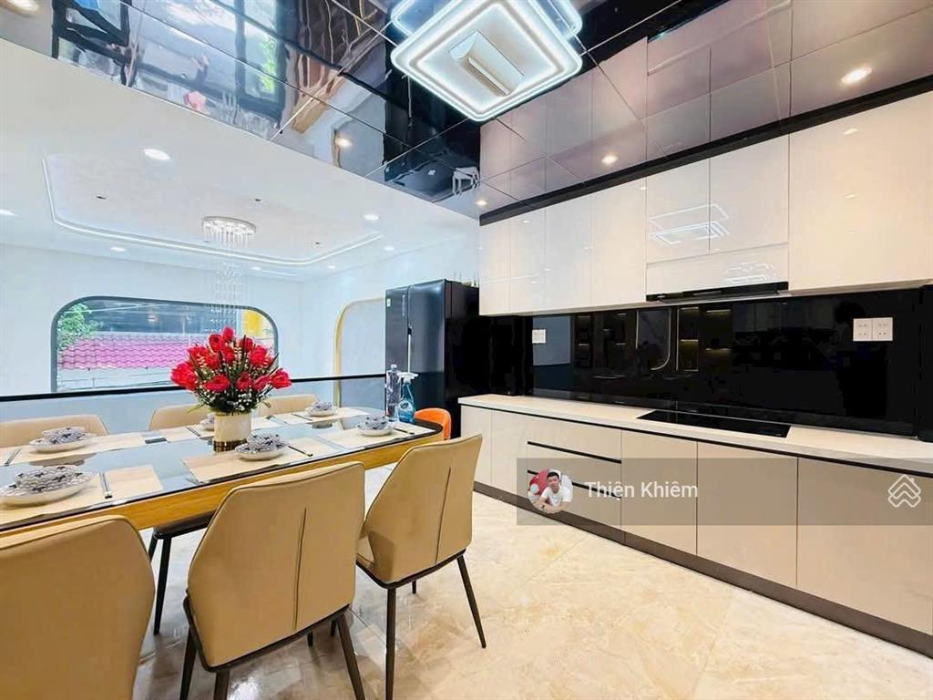 Nhà bán 5 lầu có thang máy đường quang trung  p11  gò vấp  7,98 tỷ