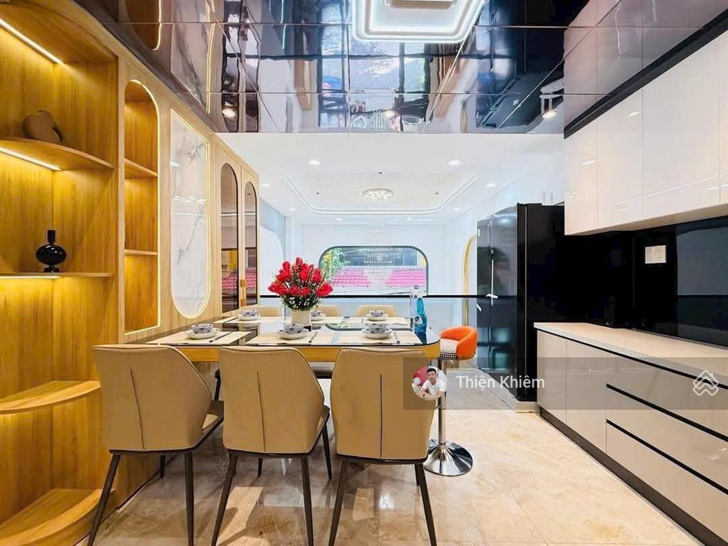 Nhà bán 5 lầu có thang máy đường quang trung  p11  gò vấp  7,98 tỷ