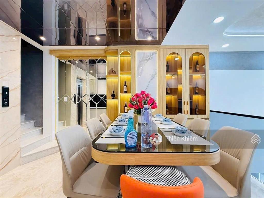 Nhà bán 5 lầu có thang máy đường quang trung  p11  gò vấp  7,98 tỷ