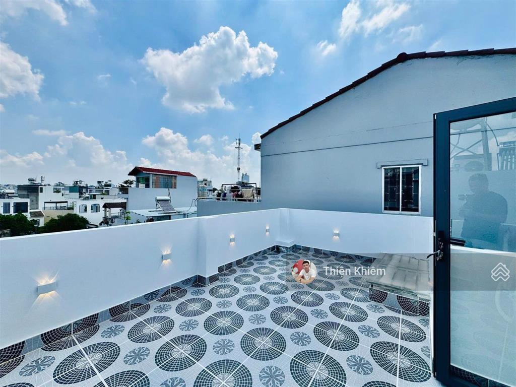 Nhà bán kế bên chợ gò vấp đường lý thường kiệt  p7  gò vấp  5 lầu mới