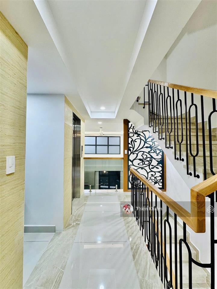 Nhà có thang máy gần mặt tiền dương quảng hàm  p6  gò vấp  4.8m x 17m  5 lầu