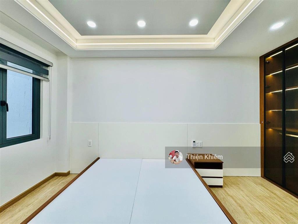 Nhà có thang máy gần mặt tiền dương quảng hàm  p6  gò vấp  4.8m x 17m  5 lầu