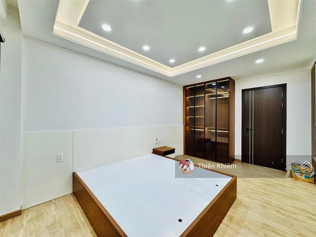 Nhà có thang máy gần mặt tiền dương quảng hàm  p6  gò vấp  4.8m x 17m  5 lầu