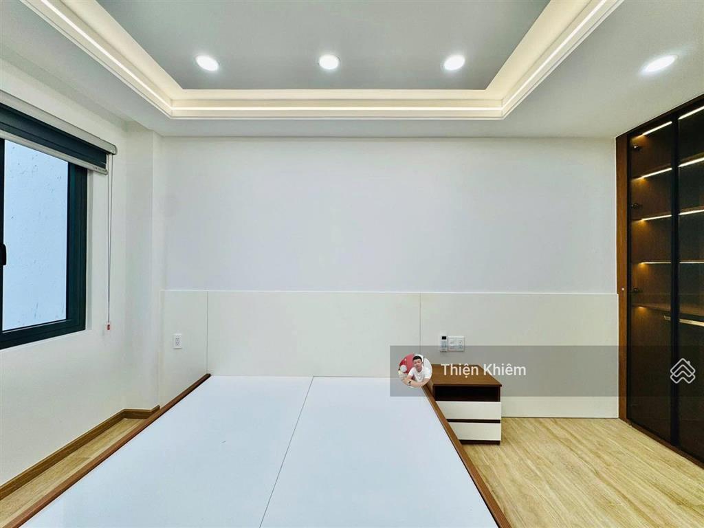 Nhà có thang máy gần mặt tiền dương quảng hàm  p6  gò vấp  4.8m x 17m  5 lầu