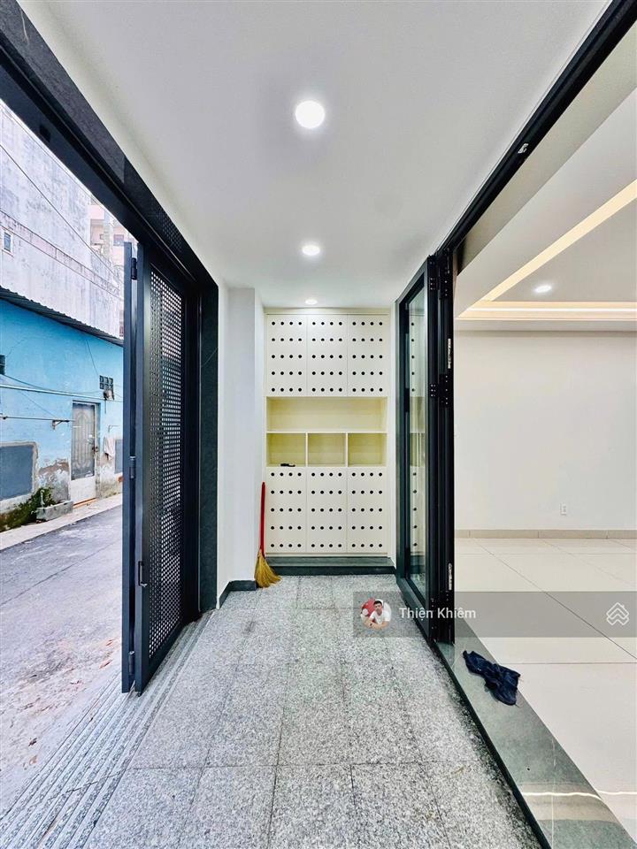 Nhà có thang máy gần mặt tiền dương quảng hàm  p6  gò vấp  4.8m x 17m  5 lầu