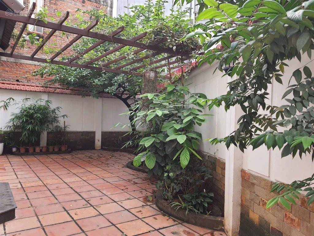 Cho thuê biệt thự khu đô thị mễ trì hạ, từ liêm, hà nội. dt 220m2, 4 tầng, mt 12. giá 50 triệu/thg