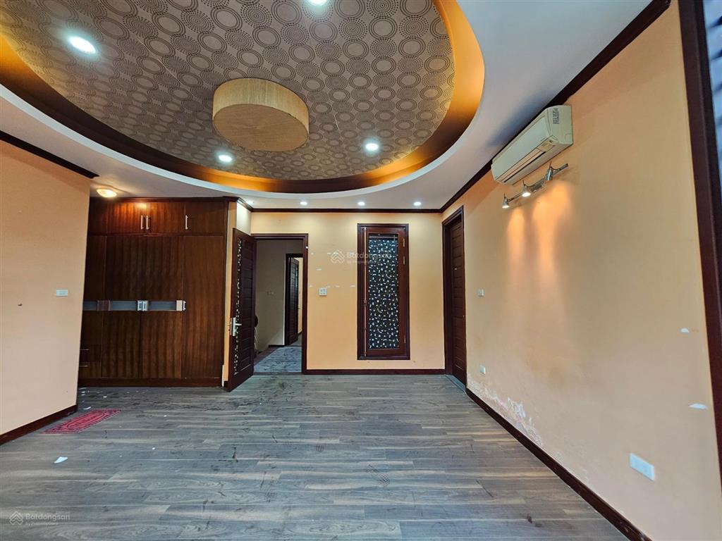 Cho thuê biệt thự khu đô thị mễ trì hạ, từ liêm, hà nội. dt 220m2, 4 tầng, mt 12. giá 50 triệu/thg