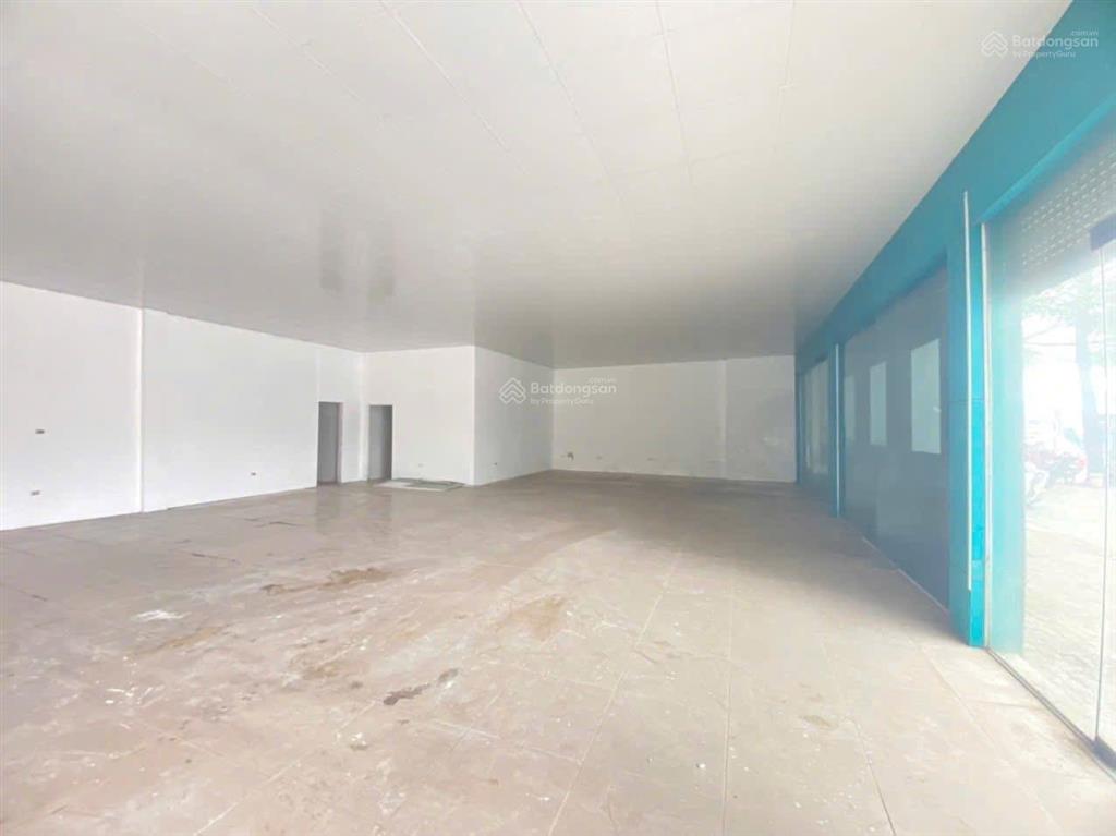 Chính chủ cho thuê mặt bằng cửa hàng showroom mặt đường ngọc hồi dt 348m2